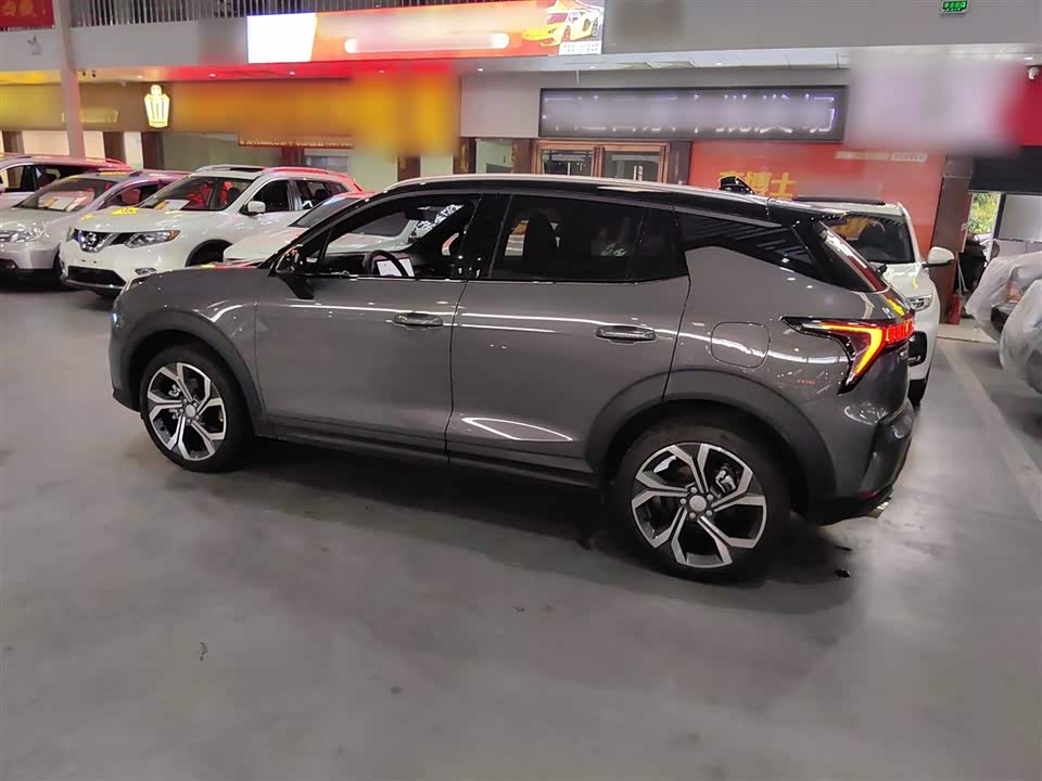 Lynk & Co 06 Lynk & Co 06