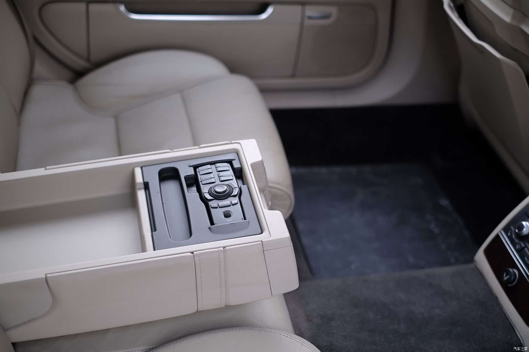 Audi A8L, 2009 31