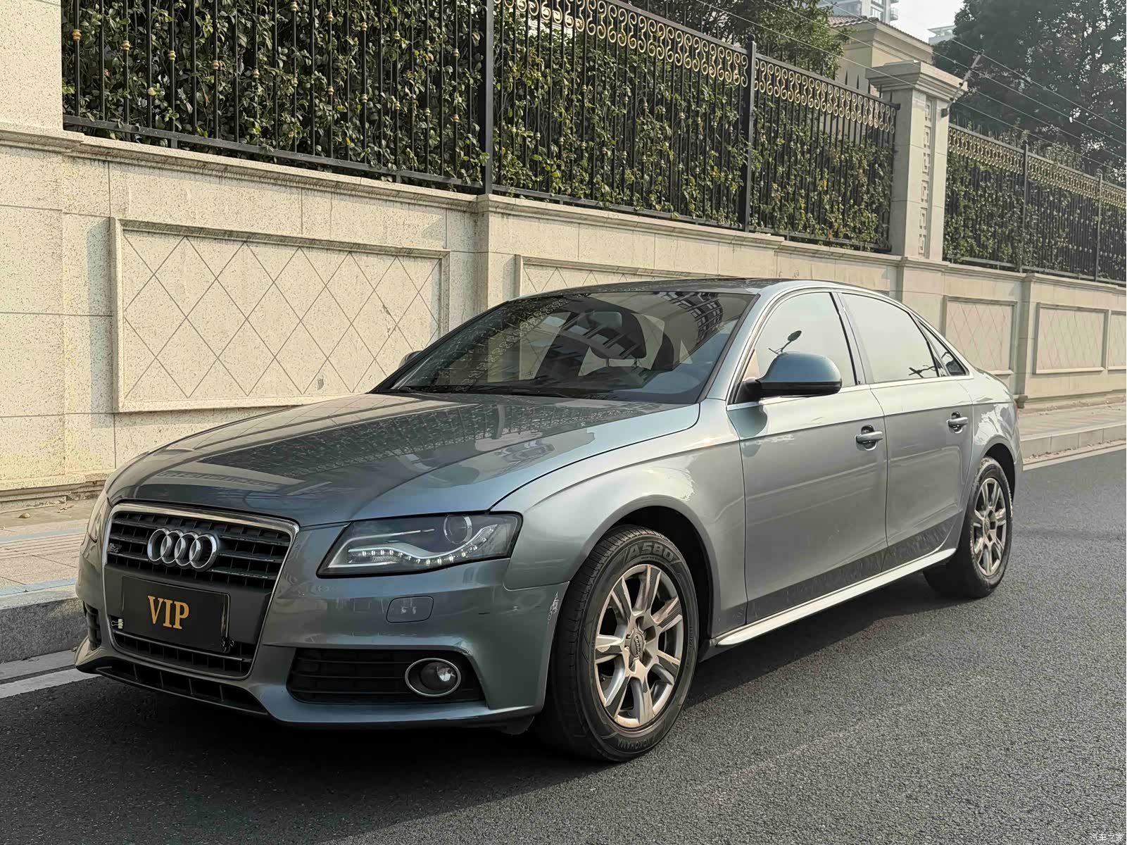 Audi A4L, 2010 1