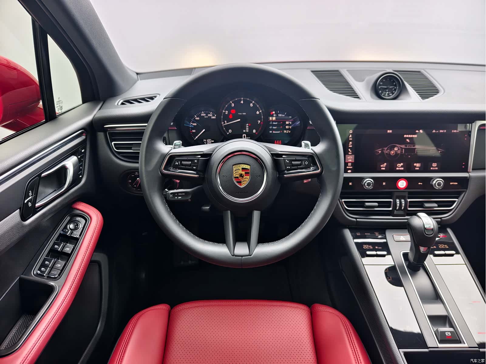 Porsche Macan, 2024 9