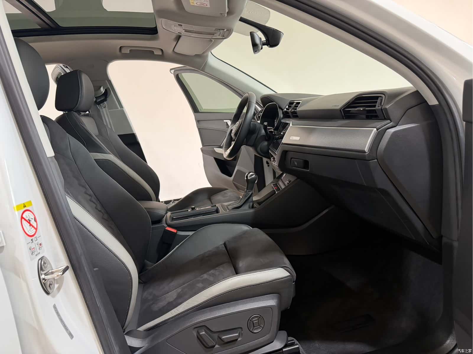 Audi Q3, 2023 10
