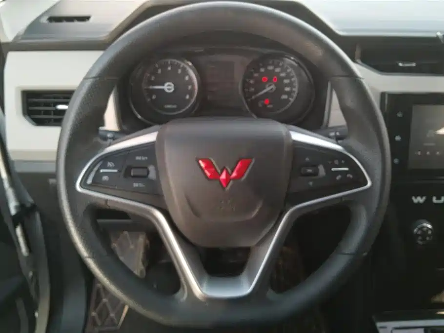 Wuling Wuling Hongguang PLUS