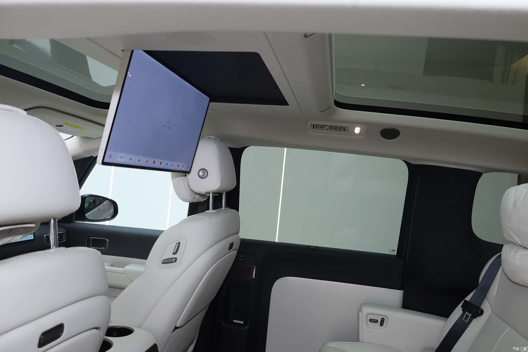 Li Auto MEGA, 2025 20