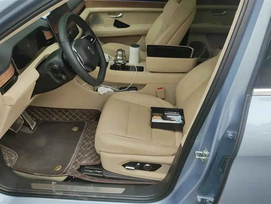 AITO Ask the world M5