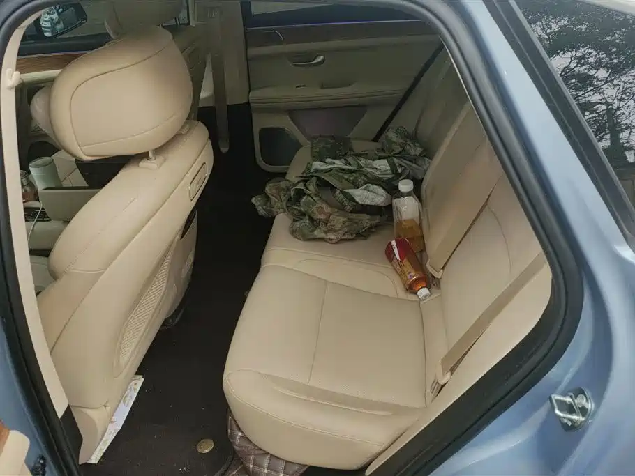 AITO Ask the world M5