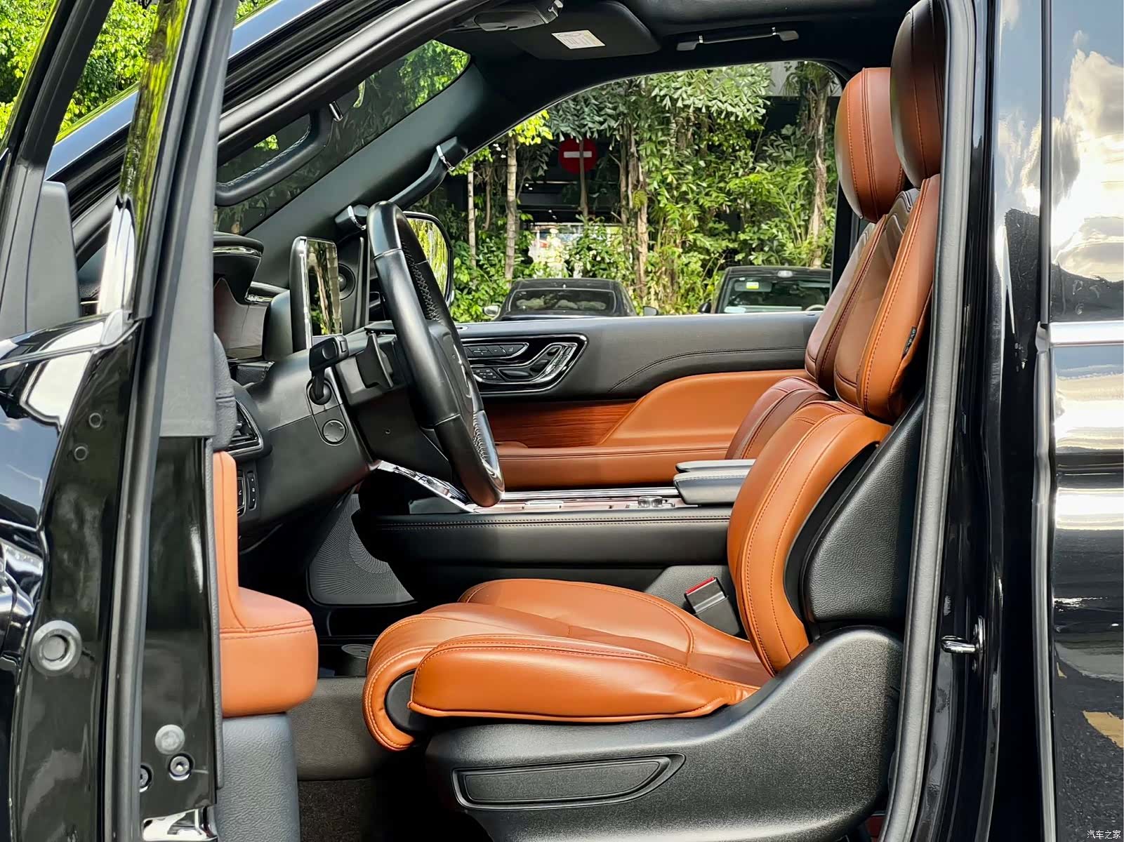Lincoln Navigator, 2020 10