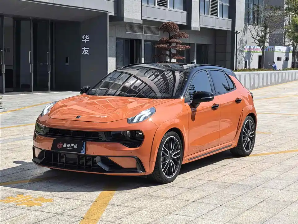 Lynk & Co 02 Hatchback