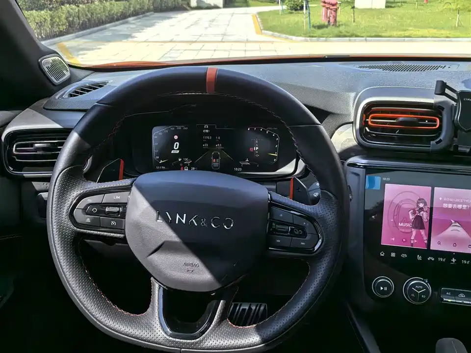 Lynk & Co 02 Hatchback