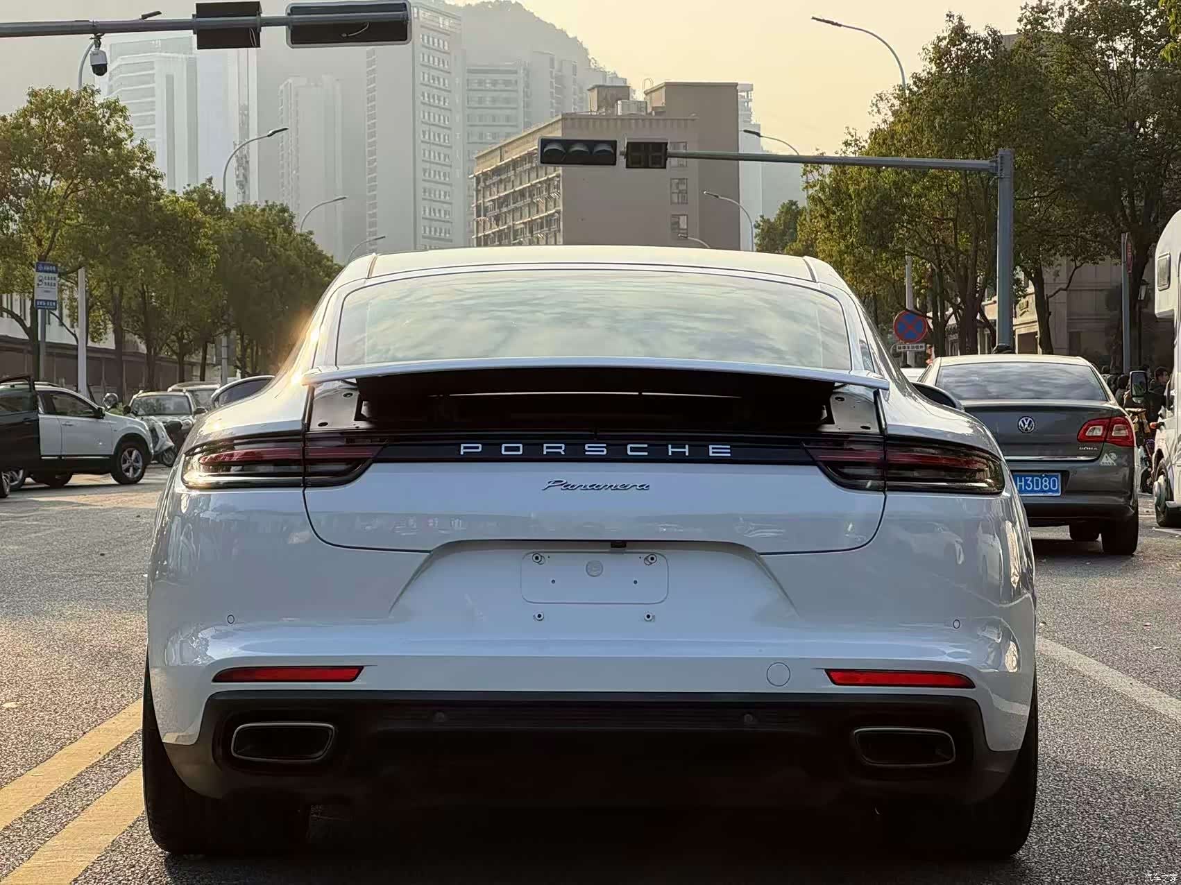 Porsche Panamera, 2019 все фото