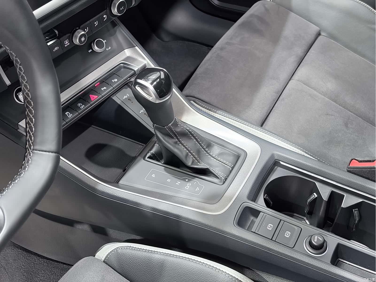 Audi Q3, 2022 12