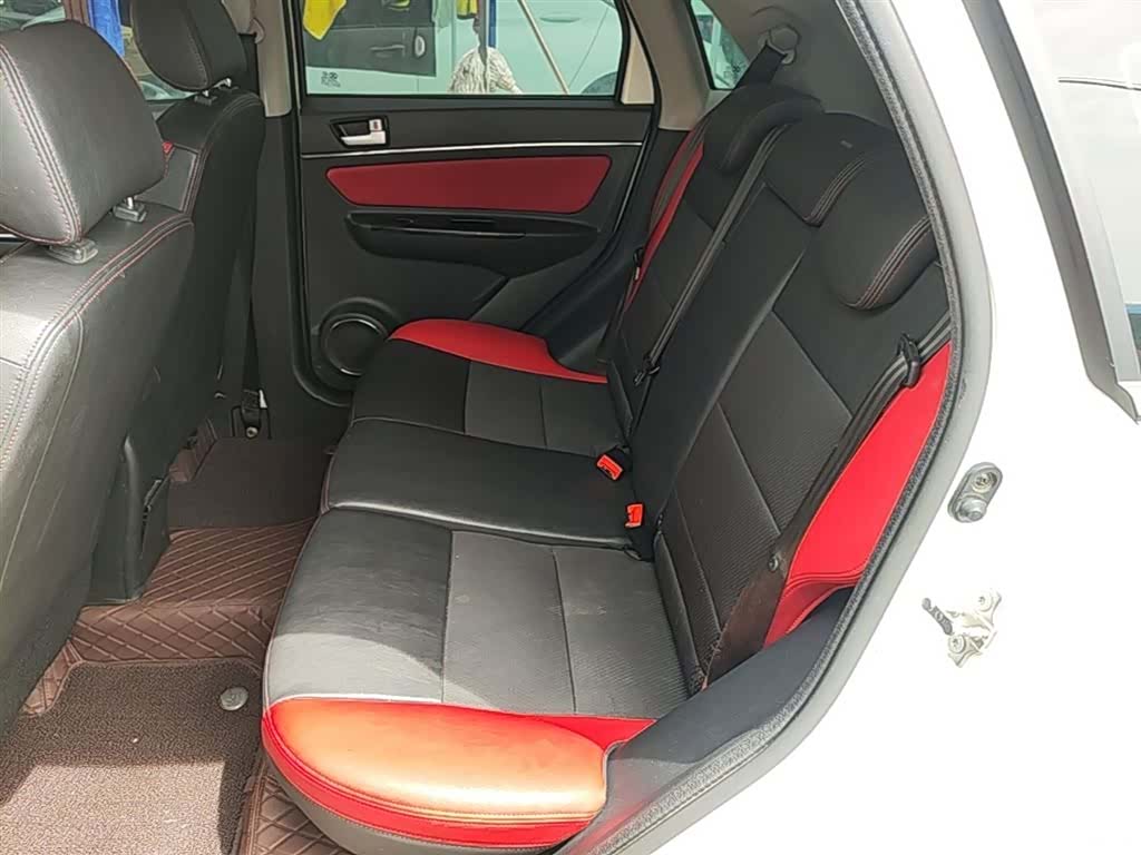 BAIC X25, 2017 17