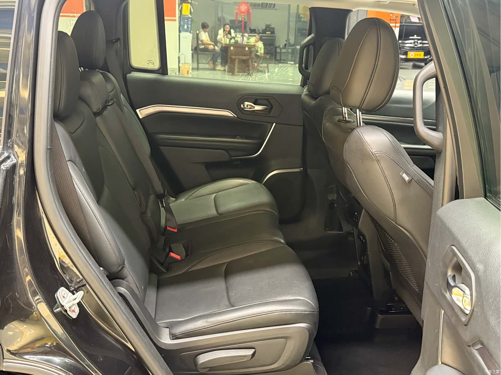 Jeep Grand Commander, 2021 10