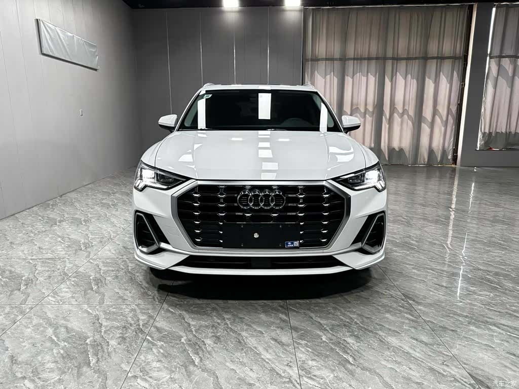 Audi Q3, 2022 2