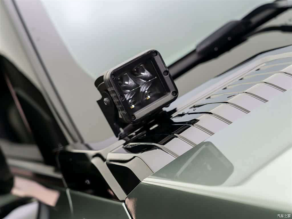Hummer SUV, 2024 25