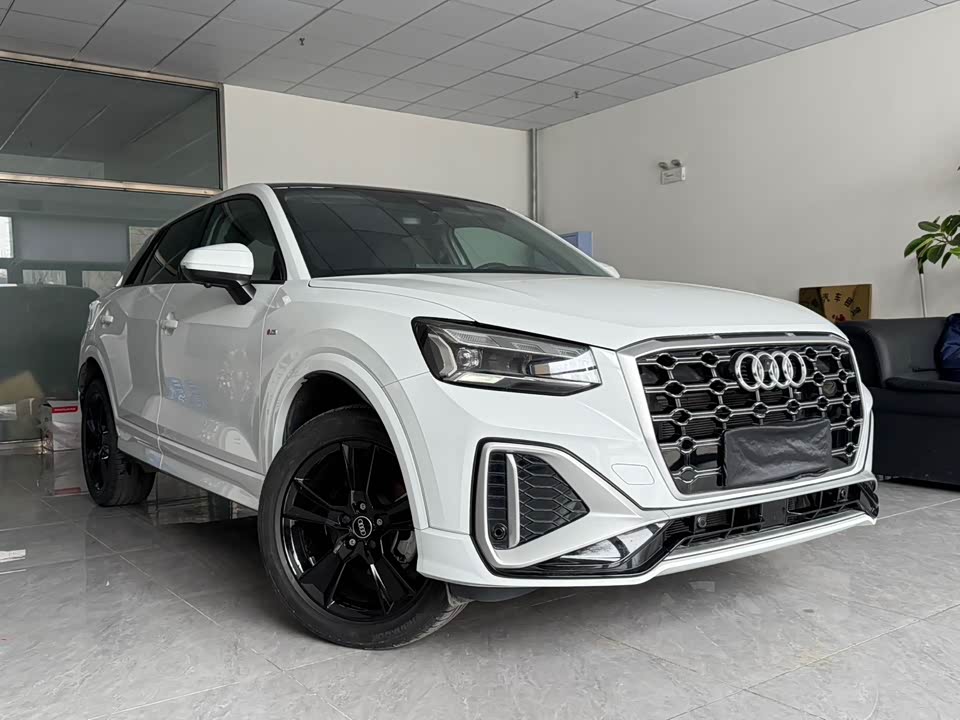 Audi Q2L