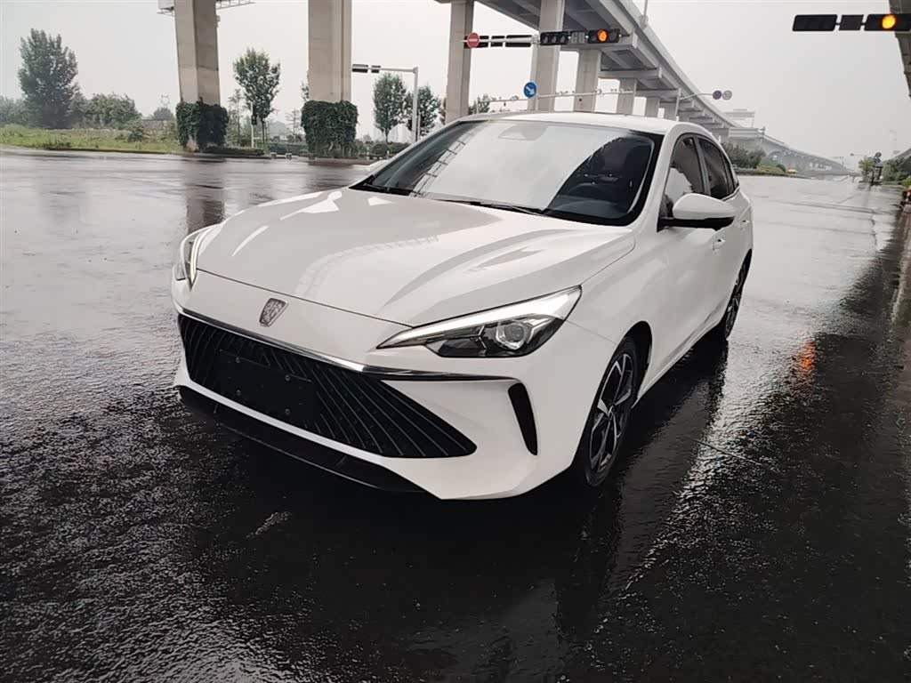 Roewe i5