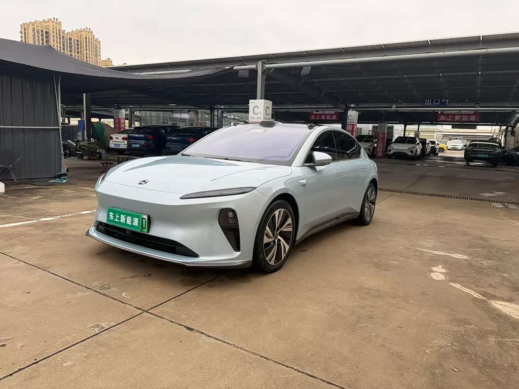 NIO ET5
