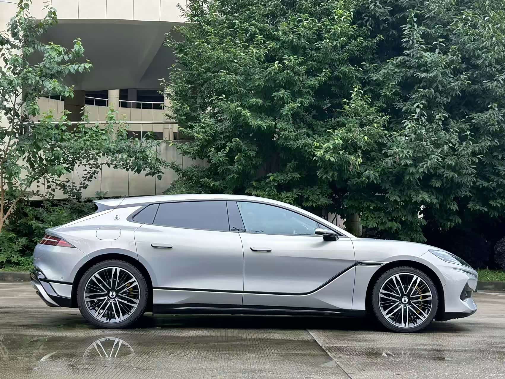 Denza Z9GT, 2024 4