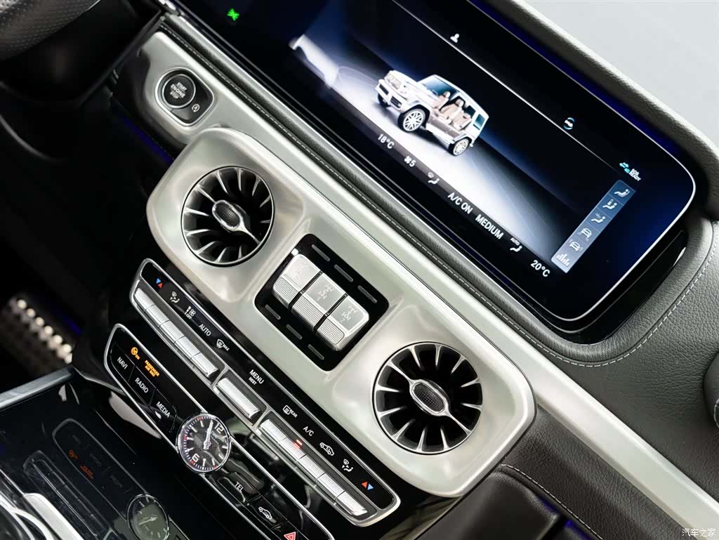 Mercedes-Benz G-Class, 2023 16