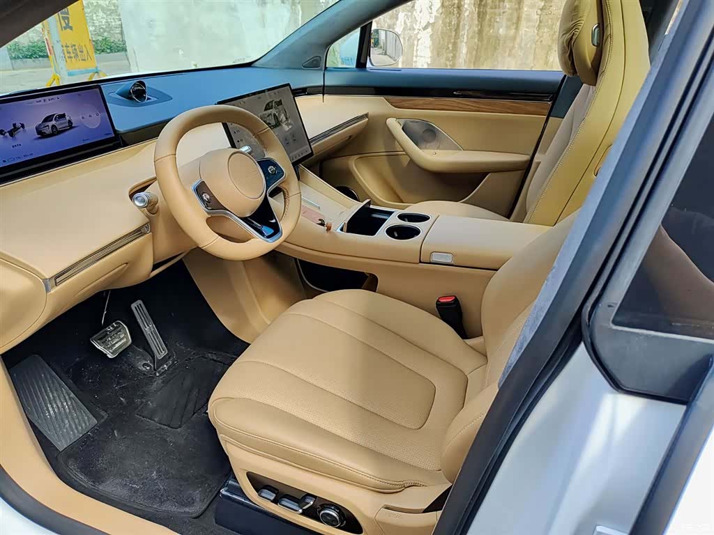 Luxeed R7, 2024 7