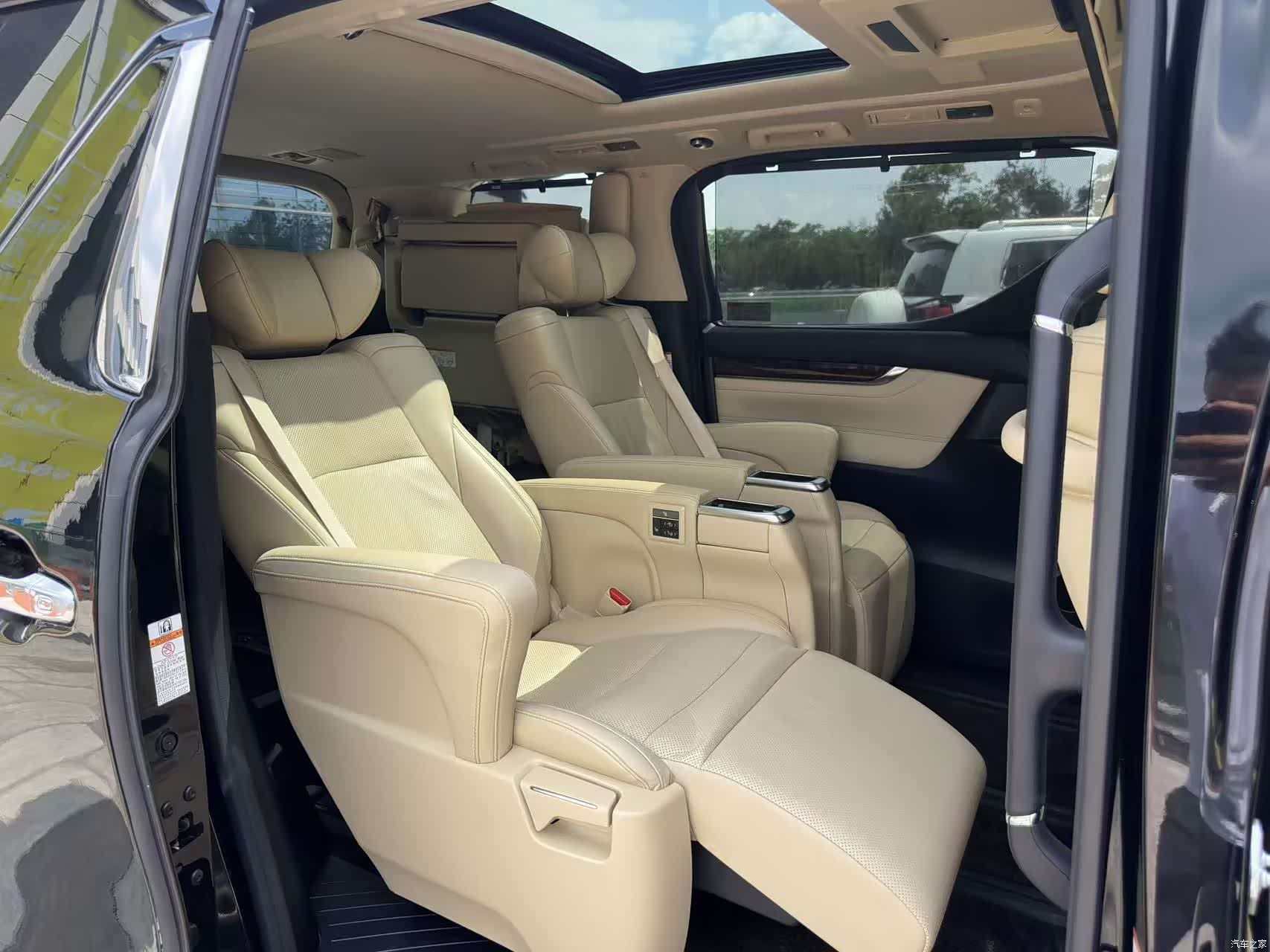 Toyota Alphard, 2020 13