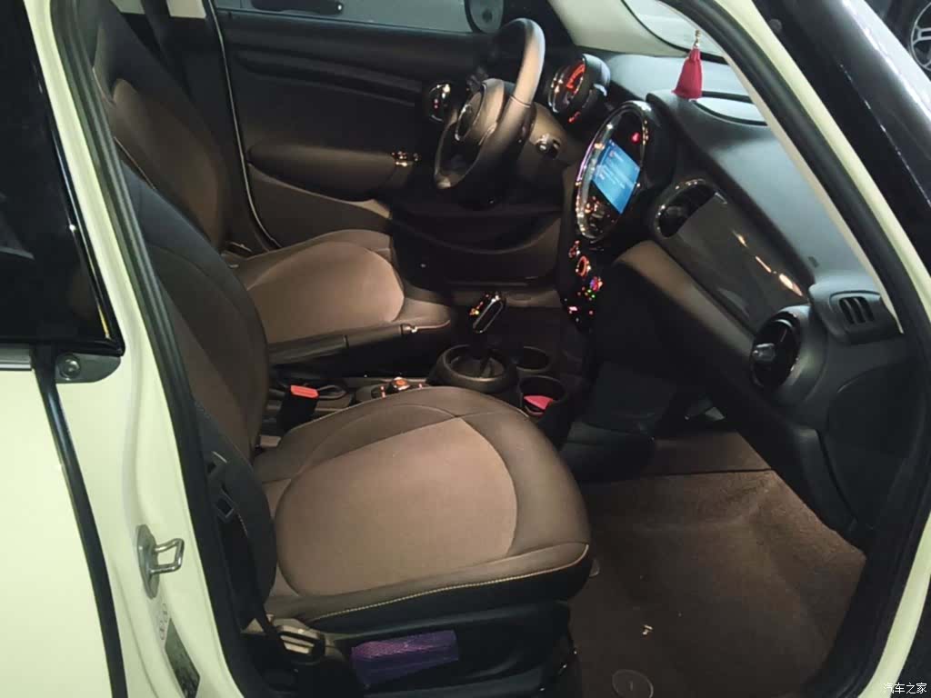 Mini ONE, 2021 25