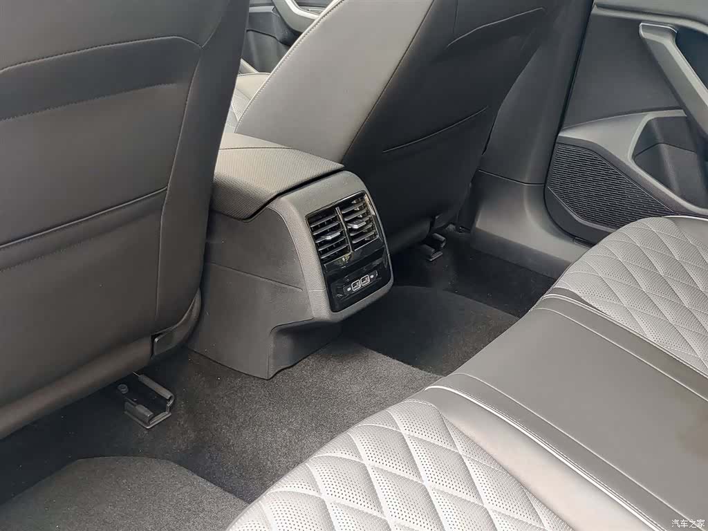 Volkswagen Sagitar, 2024 9