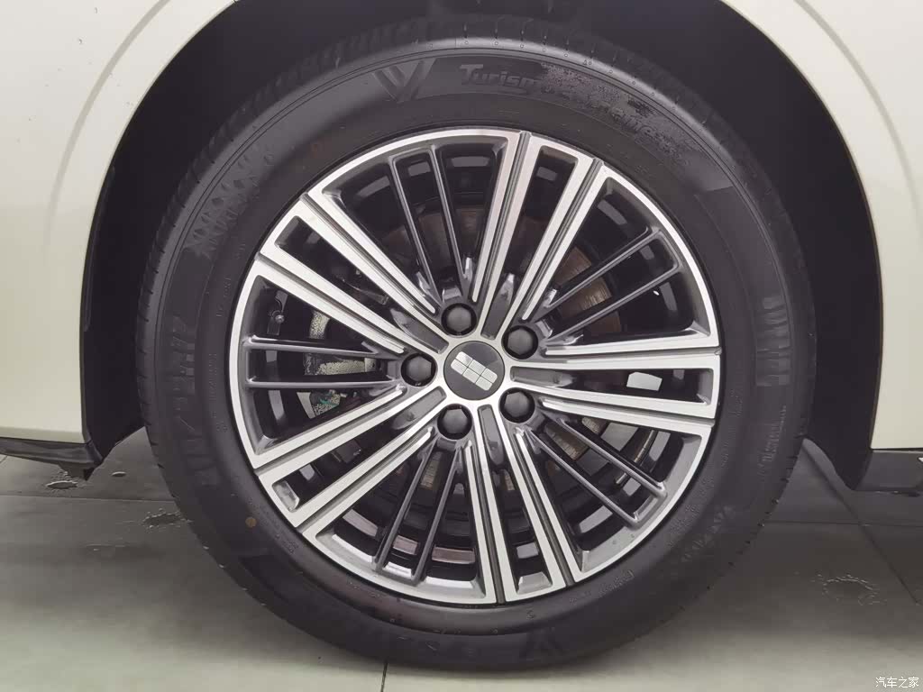 Geely 6, 2025 17