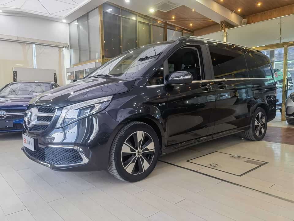 Mercedes-Benz V-class