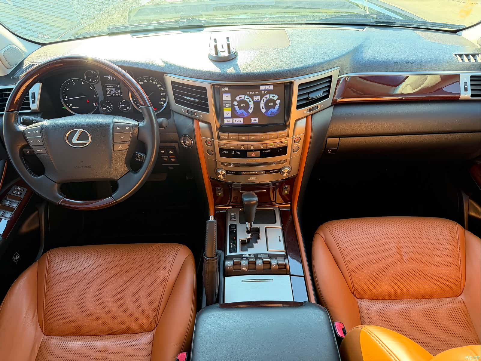 Lexus LX, 2013 13