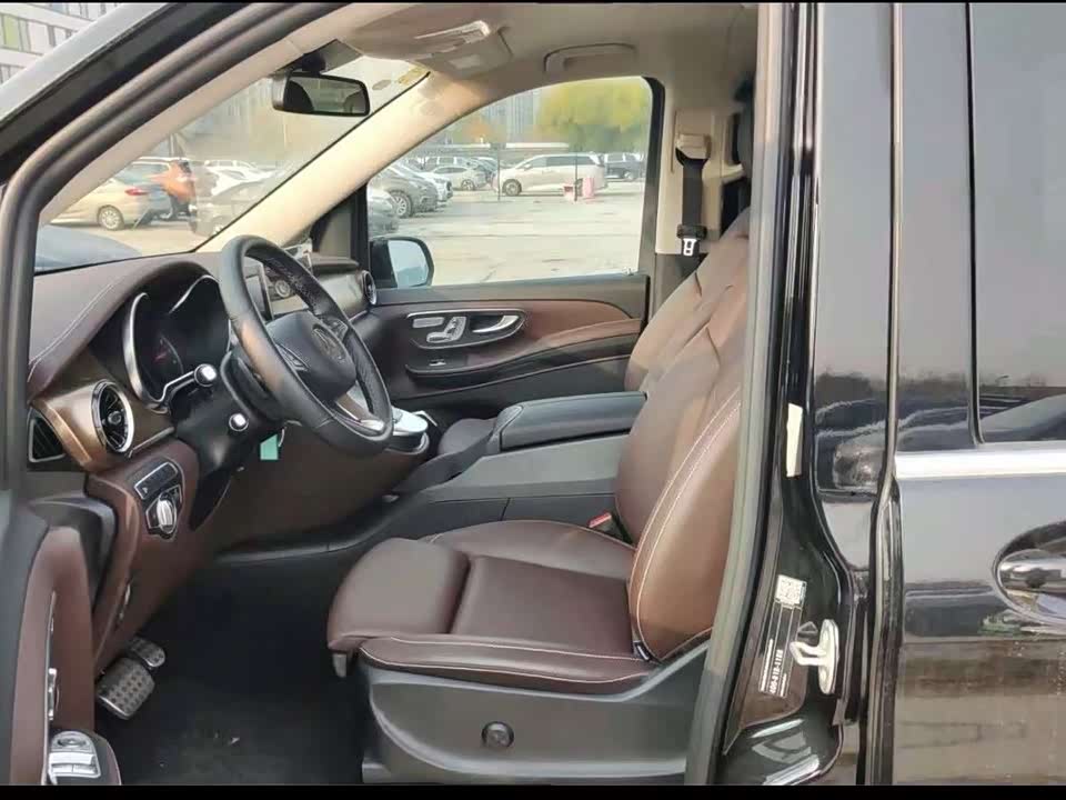 Mercedes-Benz V-class