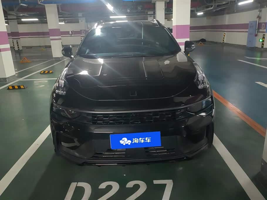 Lynk & Co 01