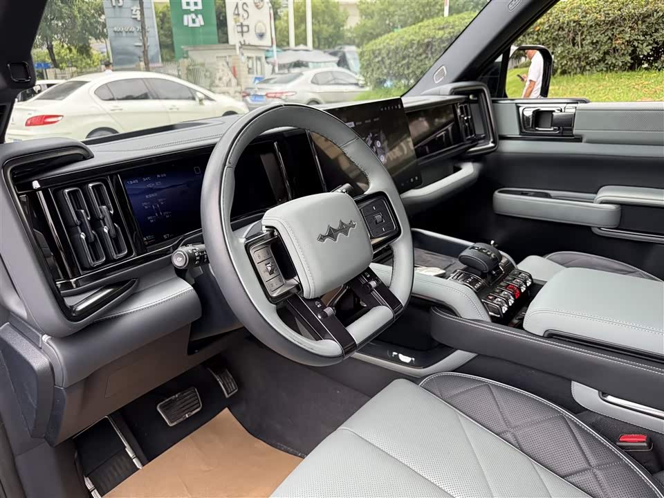 BYD Leopard 5 BYD Leopard 5