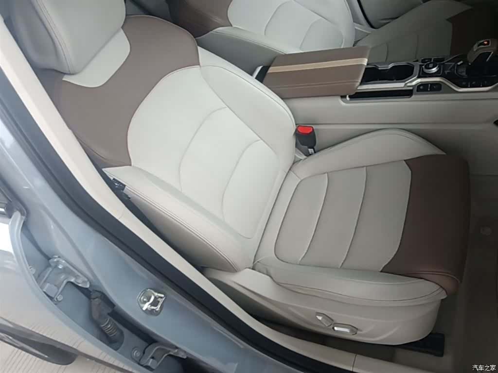 Geely Icon, 2022 25