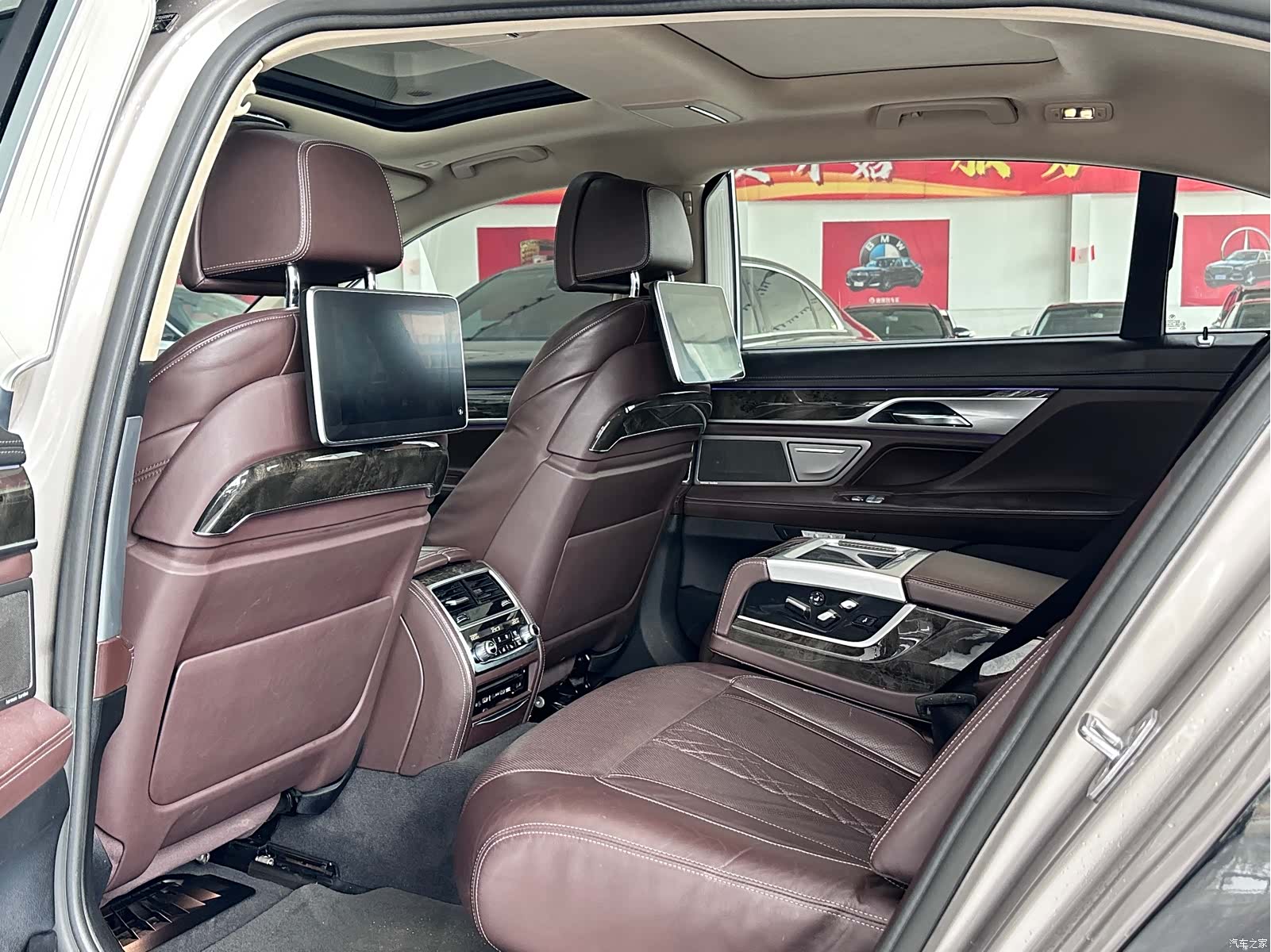 BMW 7 Series, 2017 все фото