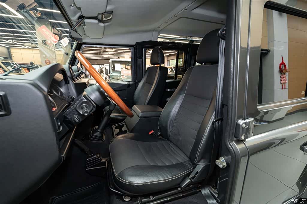 Land Rover Defender, 2015 6
