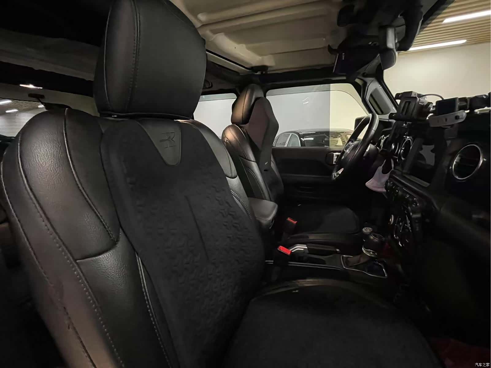 Jeep Wrangler, 2021 16