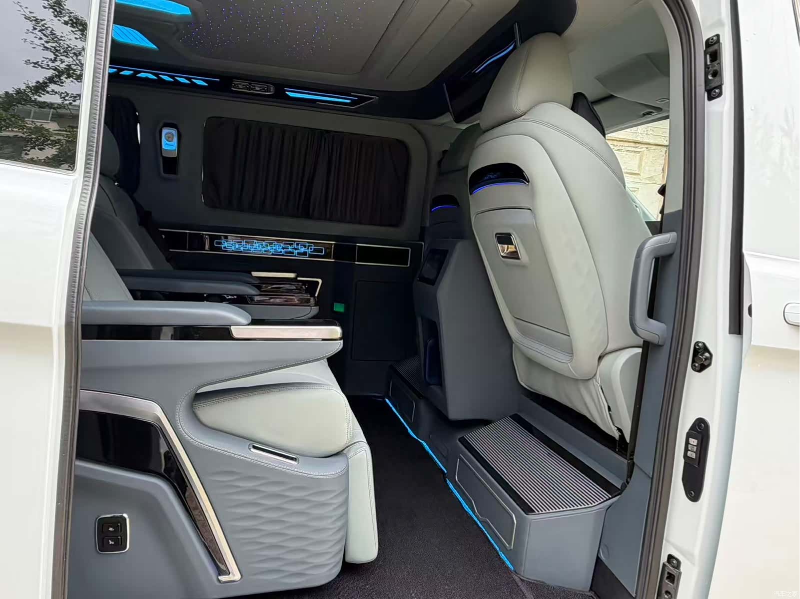 Ford Tourneo, 2024 6