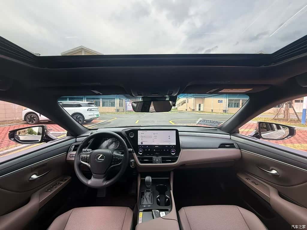Lexus ES, 2025 6