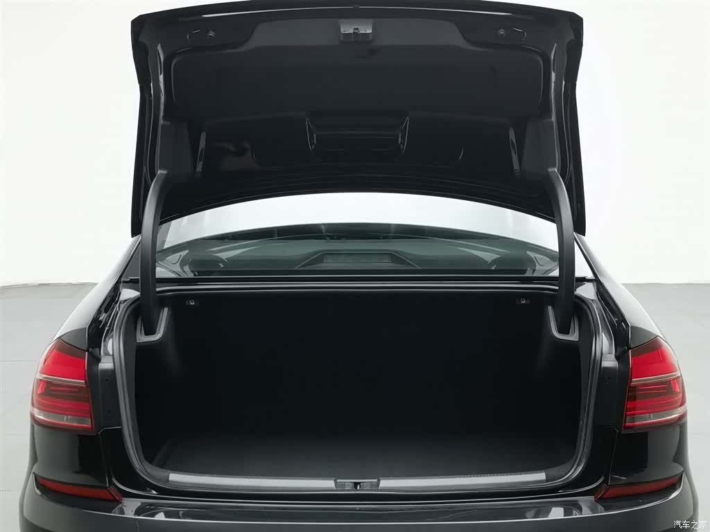 Volkswagen Passat, 2019 16