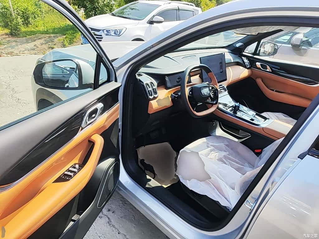 Geely Boyue, 2026 16