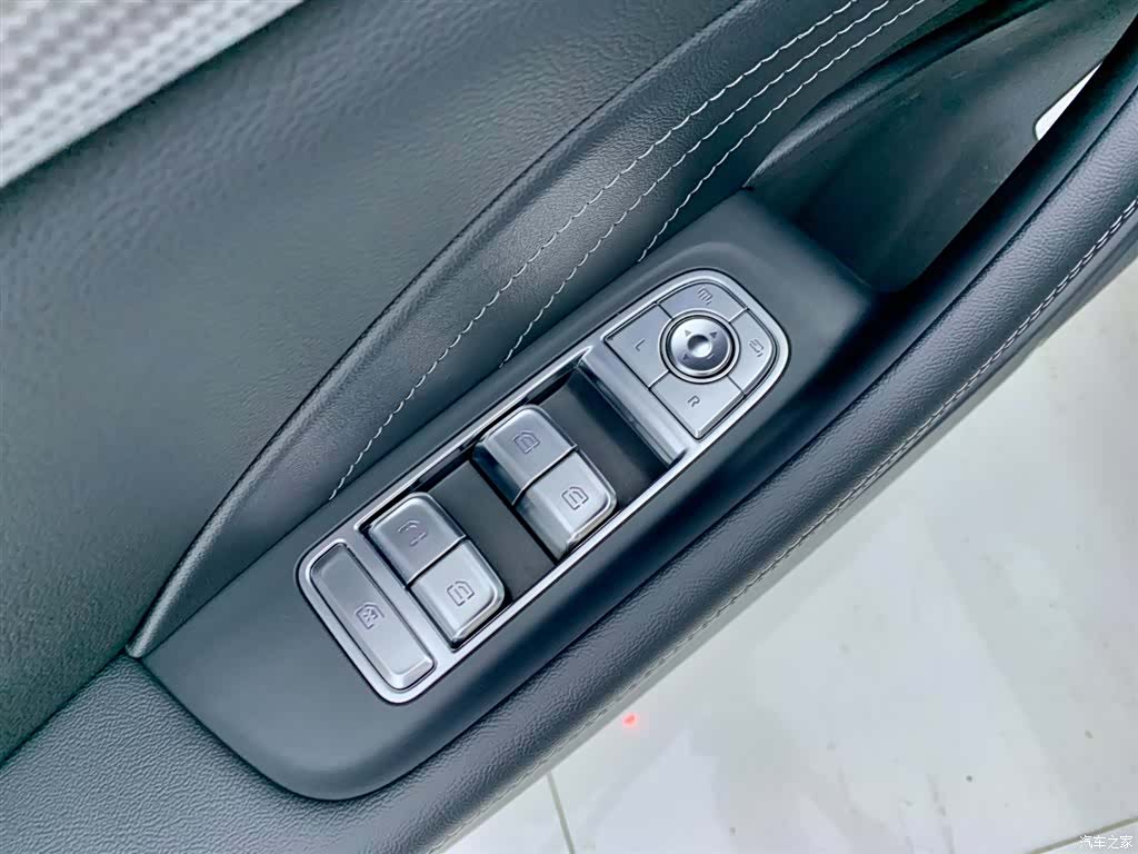 Hongqi H5, 2024 29