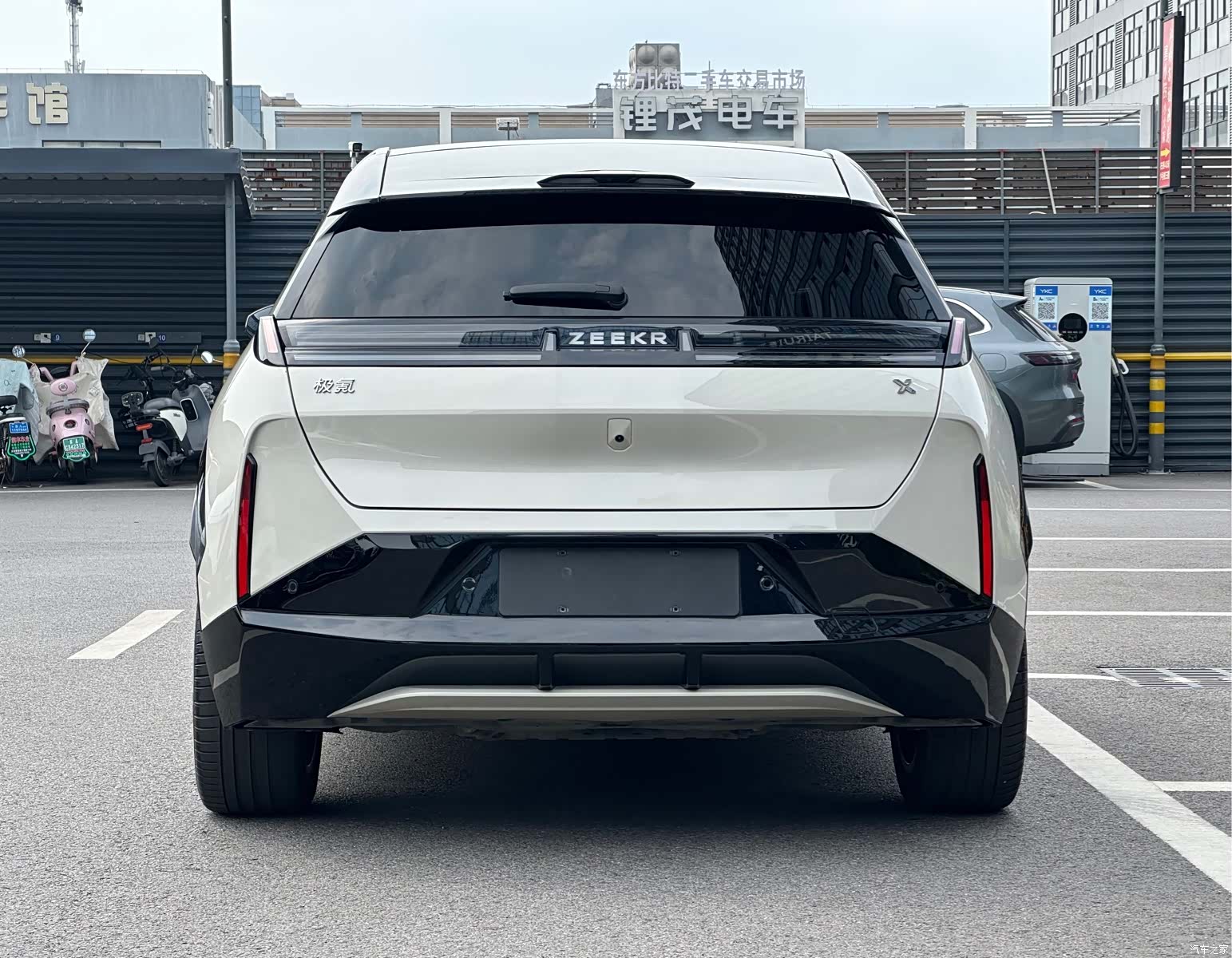 Zeekr X, 2023 все фото