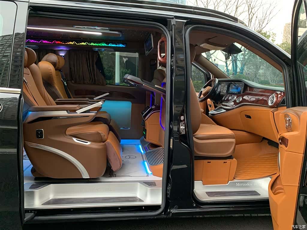 Mercedes-Benz 7, 2025 20