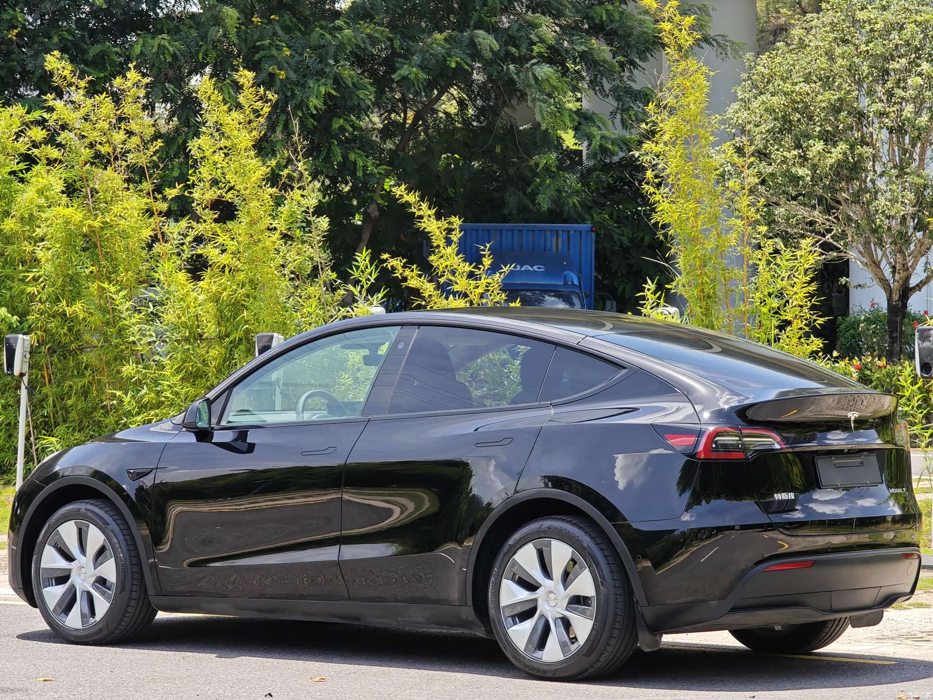 Tesla Model Y, 2023 7