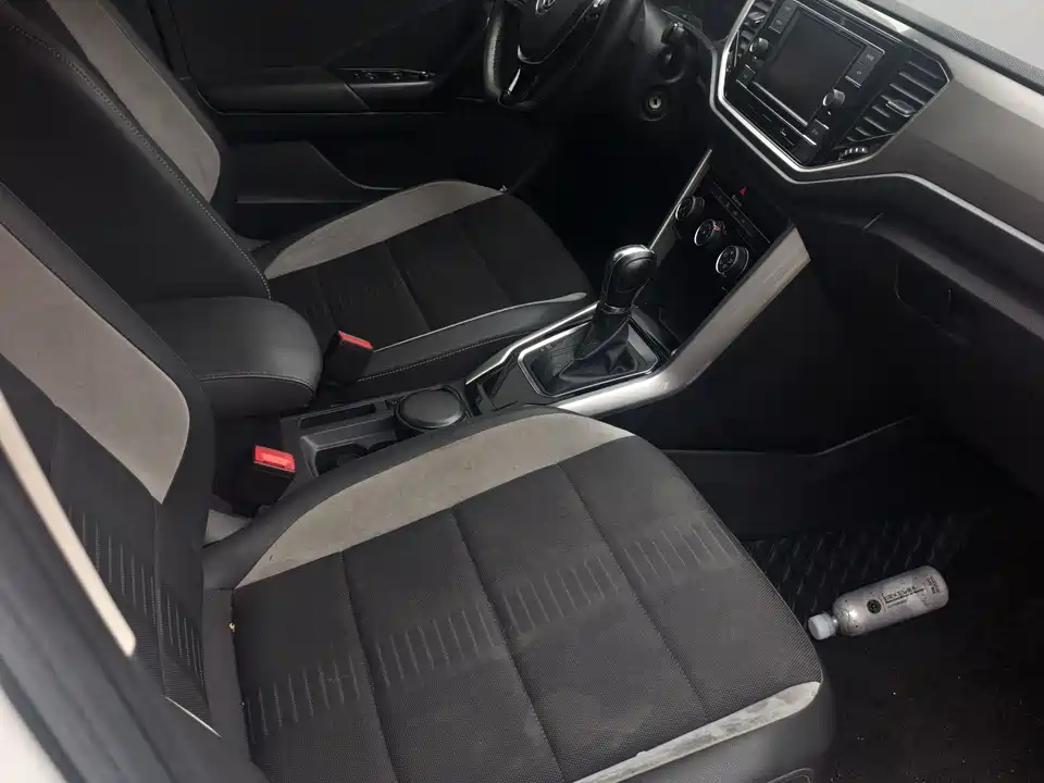 Volkswagen T-ROC exploring Songs