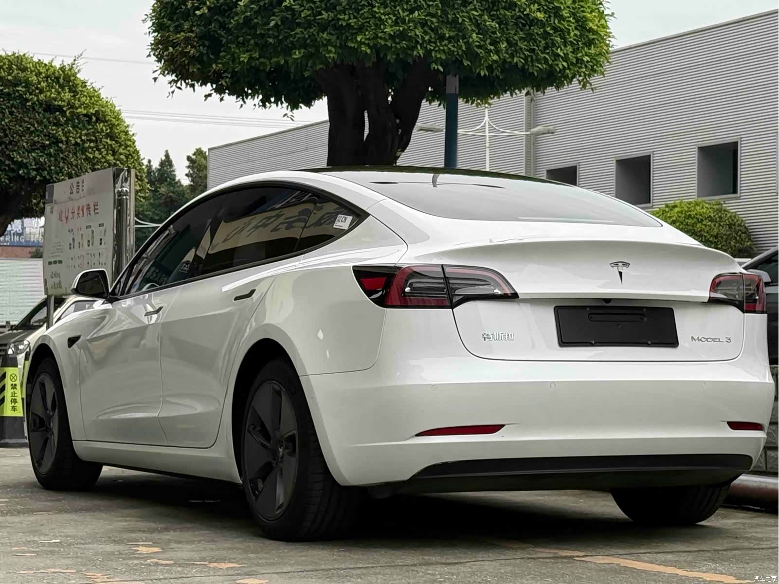 Tesla Model 3, 2022 4