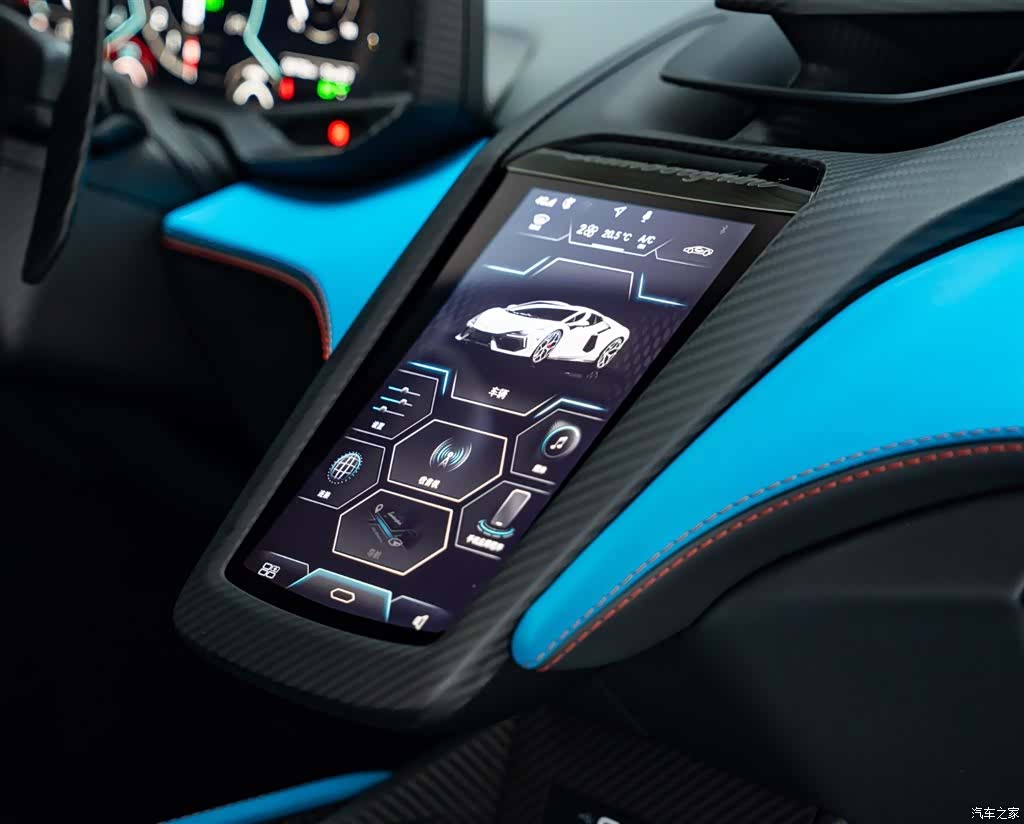 Lamborghini Revuelto, 2025 13