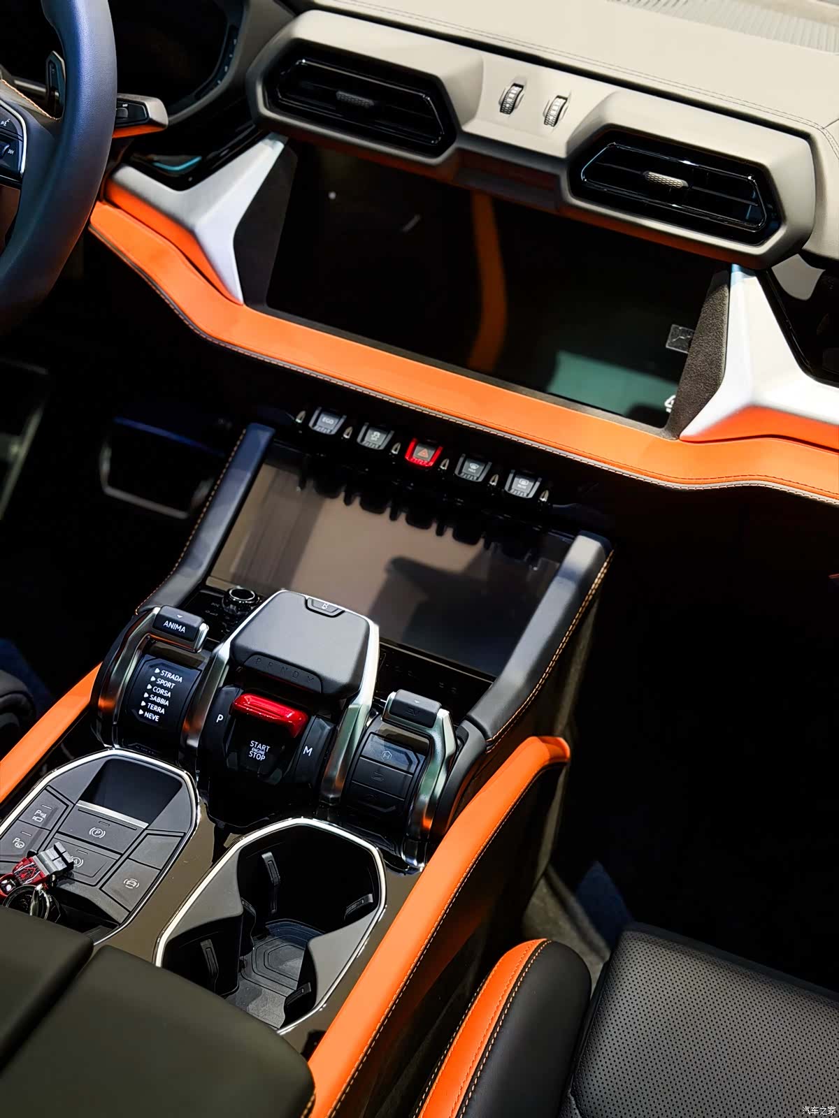 Lamborghini Urus, 2025 19