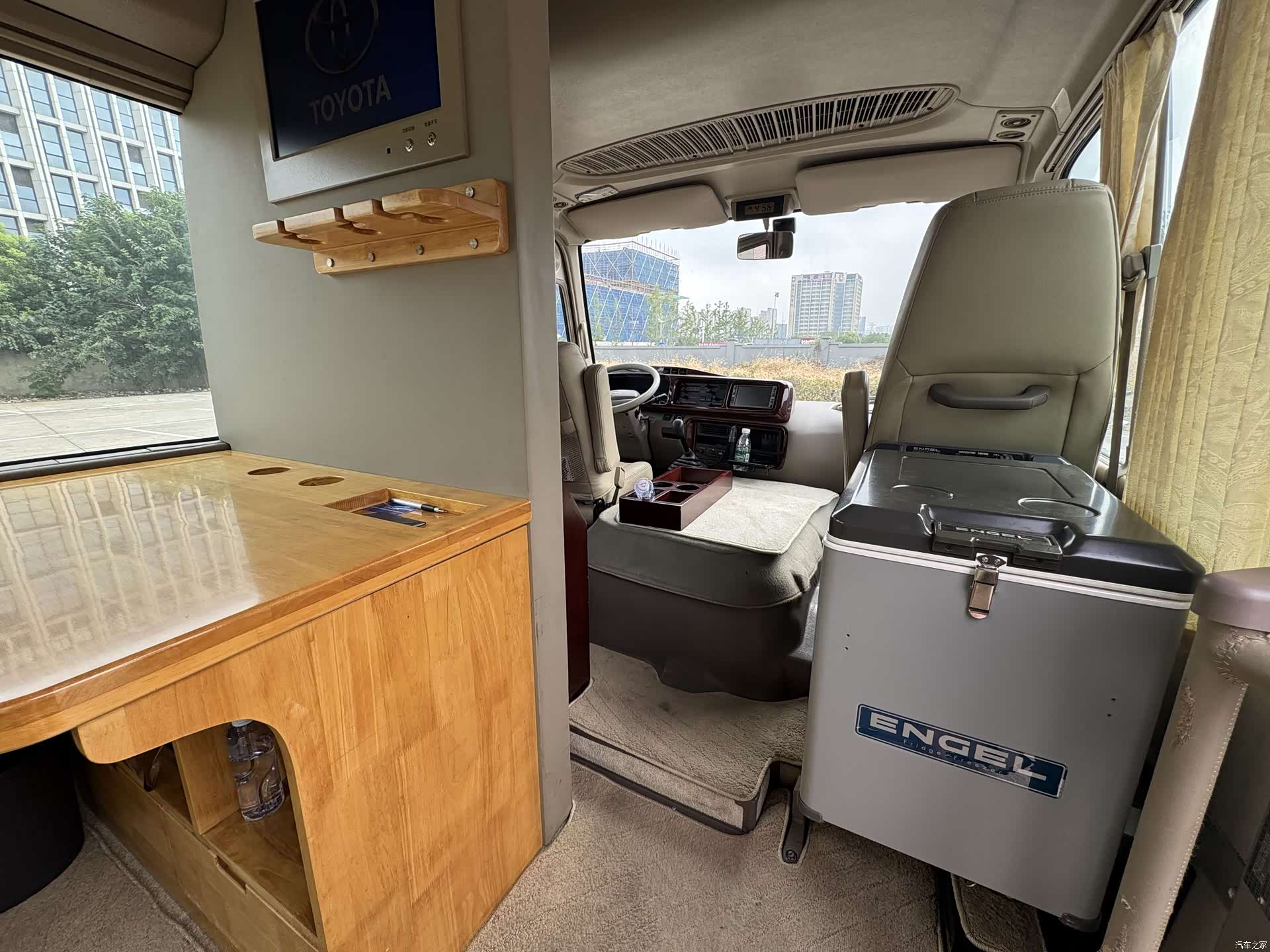 Toyota Coaster, 2011 21